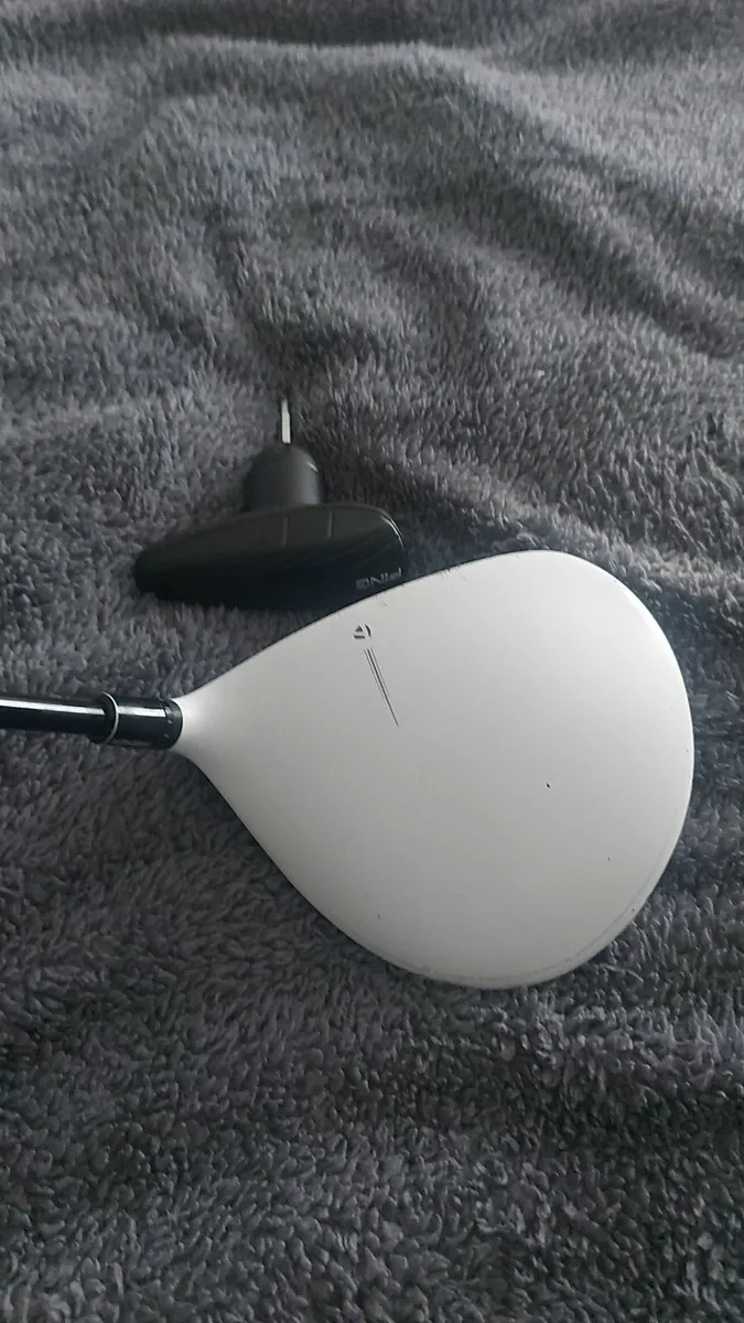 Taylormade r15 driver - Image 1