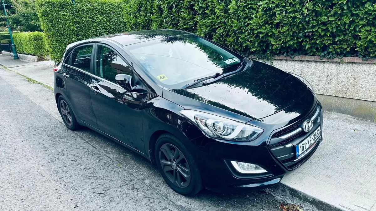 Hyundai i30  Black-Deluxe-2016 Irish Car - Image 4