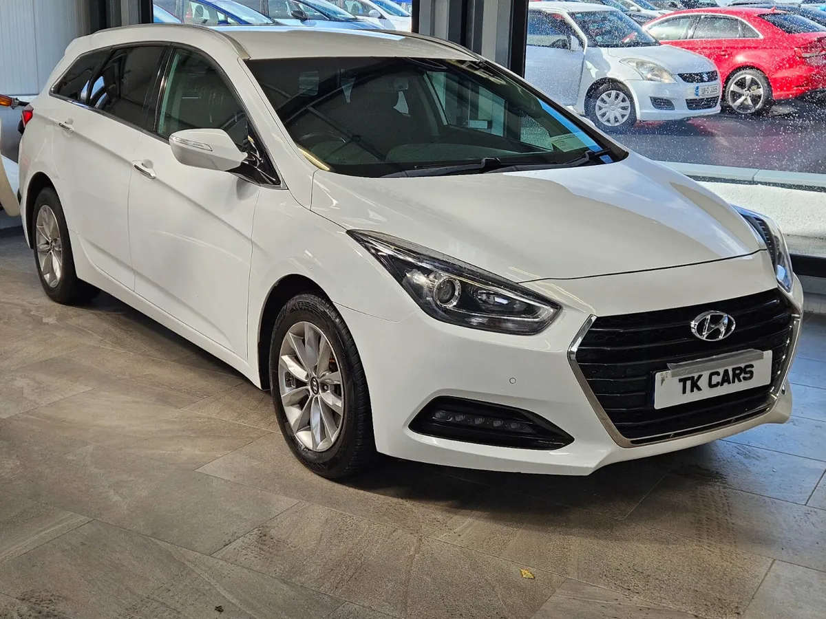 17 HYUNDAI i40 ESTATE 1.7 DIESEL - Image 1