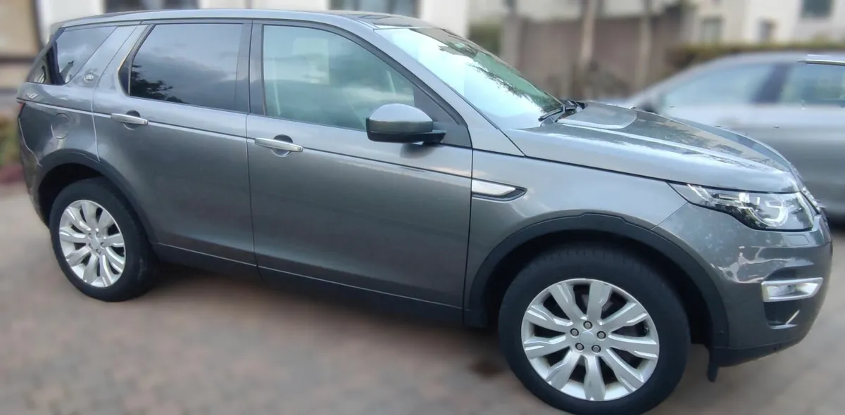 2015 Discovery Sport HSE Luxury - Price Negotiable - Image 3