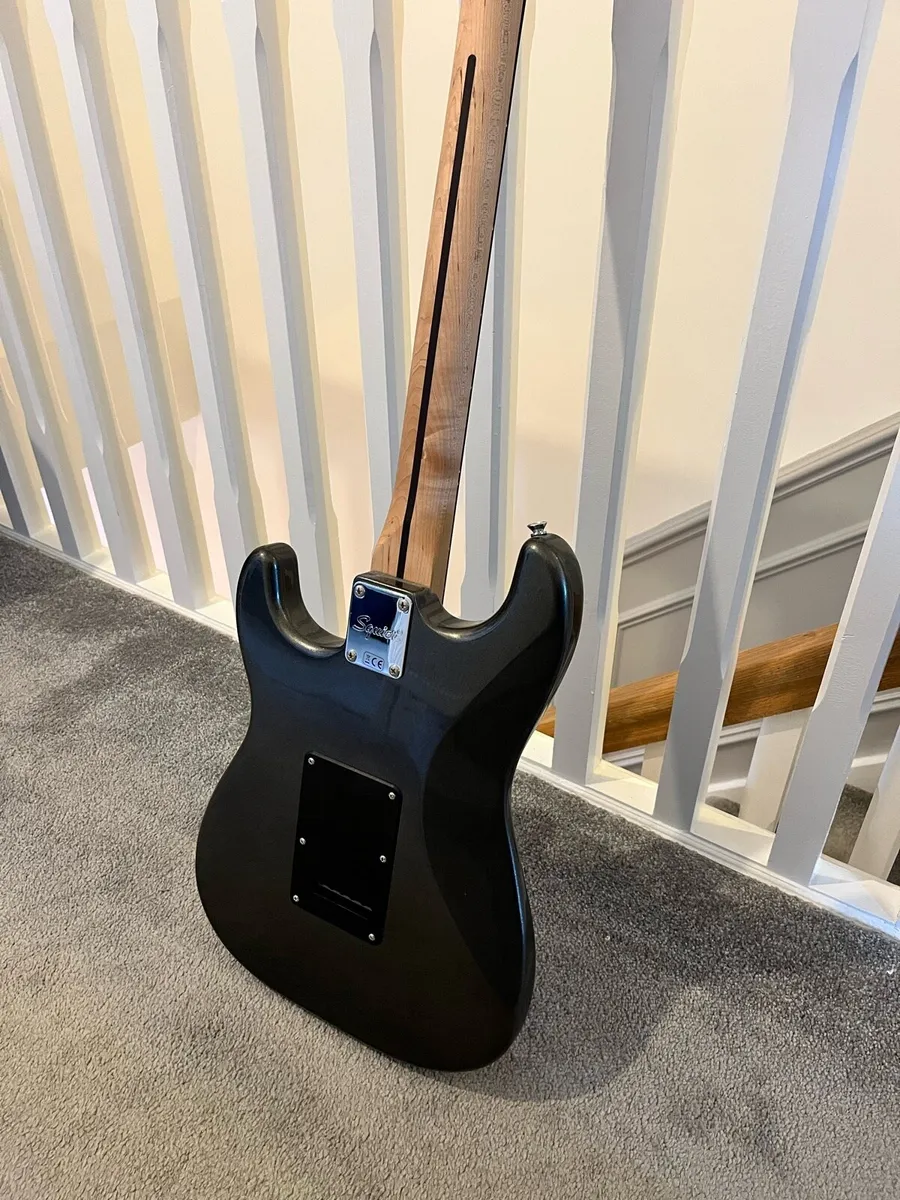 Squier Affinity Stratocaster HH LRL Guitar - Image 4