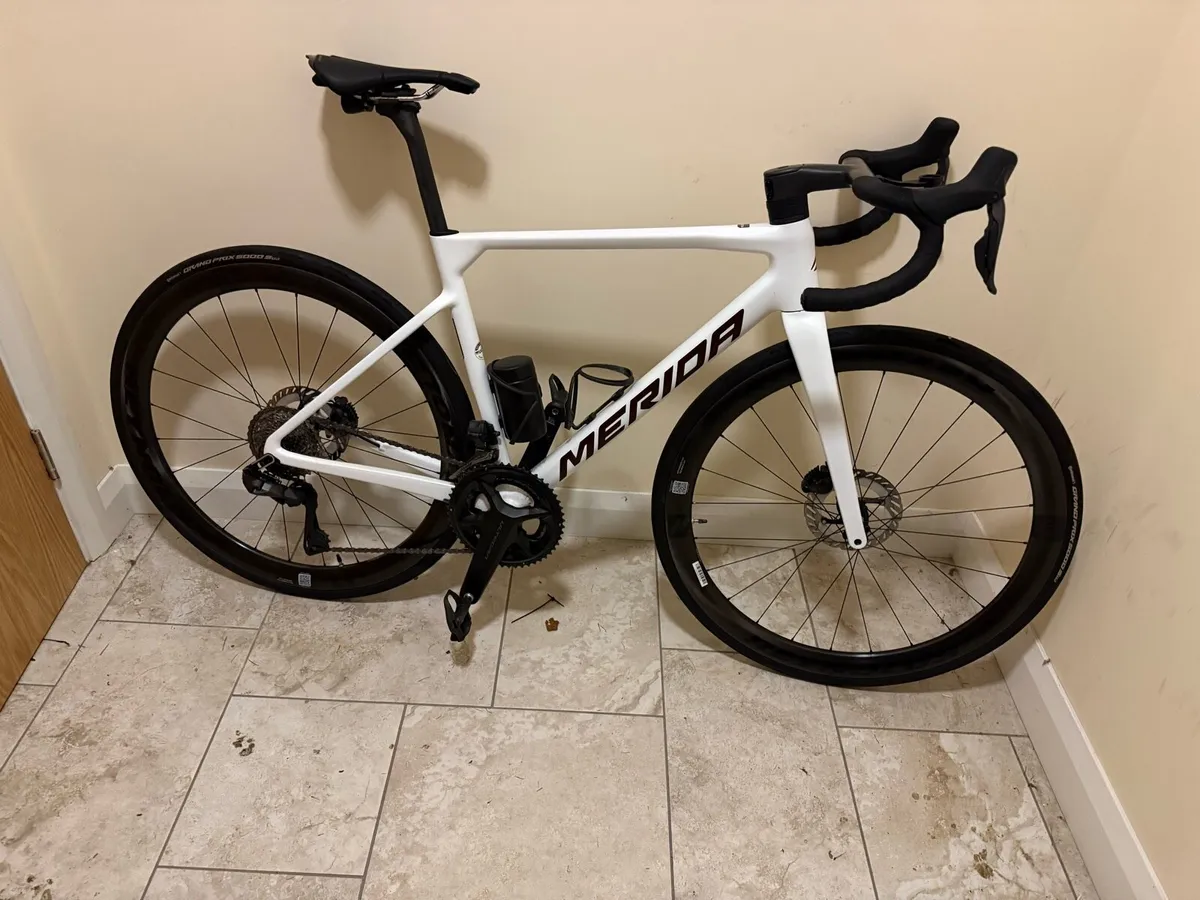2025 Merida Scultura Road Bike Full Carbon DI2 - Image 1