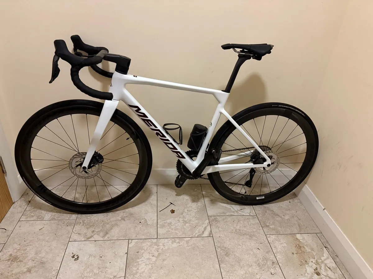 2025 Merida Scultura Road Bike Full Carbon DI2 - Image 2