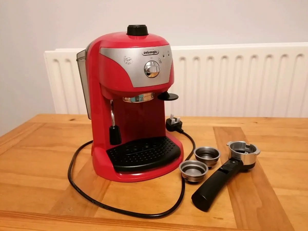 DeLonghi Coffee Machine - Image 2