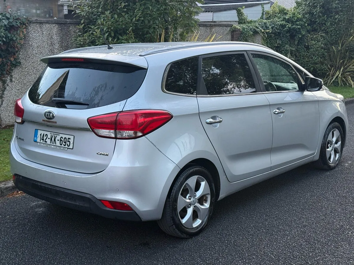 142 Kia Carens 192k kms Nct 02/26 - Image 3