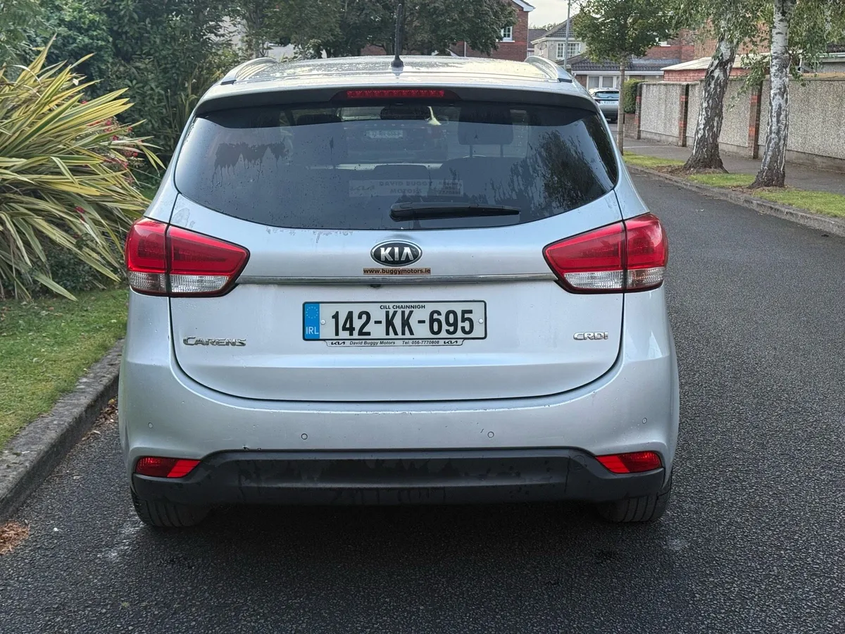142 Kia Carens 192k kms Nct 02/26 - Image 4