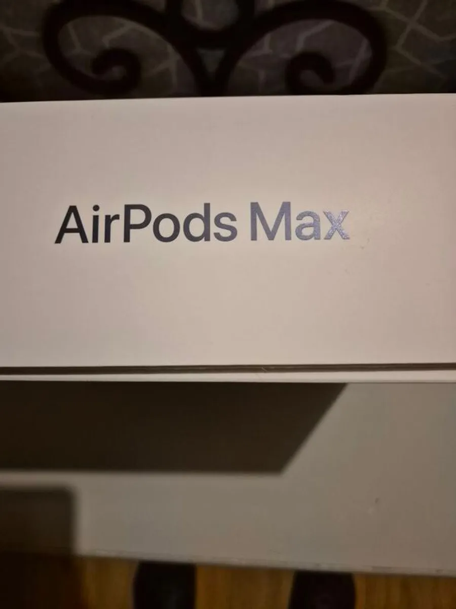 AirPods - Image 1