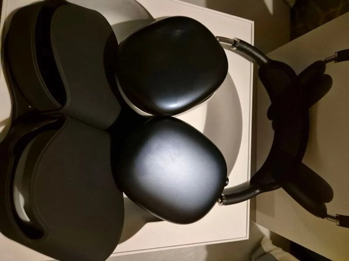 AirPods - Image 2