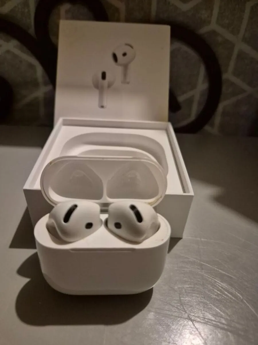 AirPods - Image 2