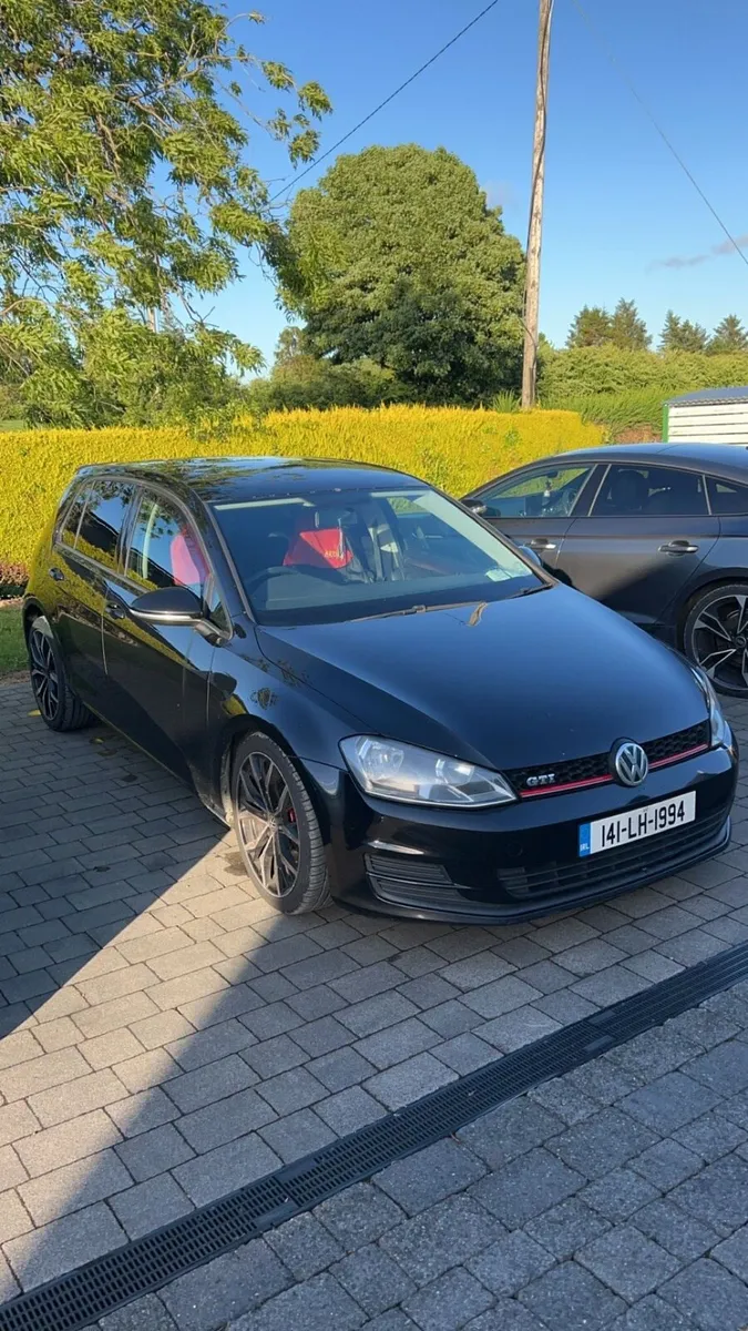 Volkswagen Golf - Image 1