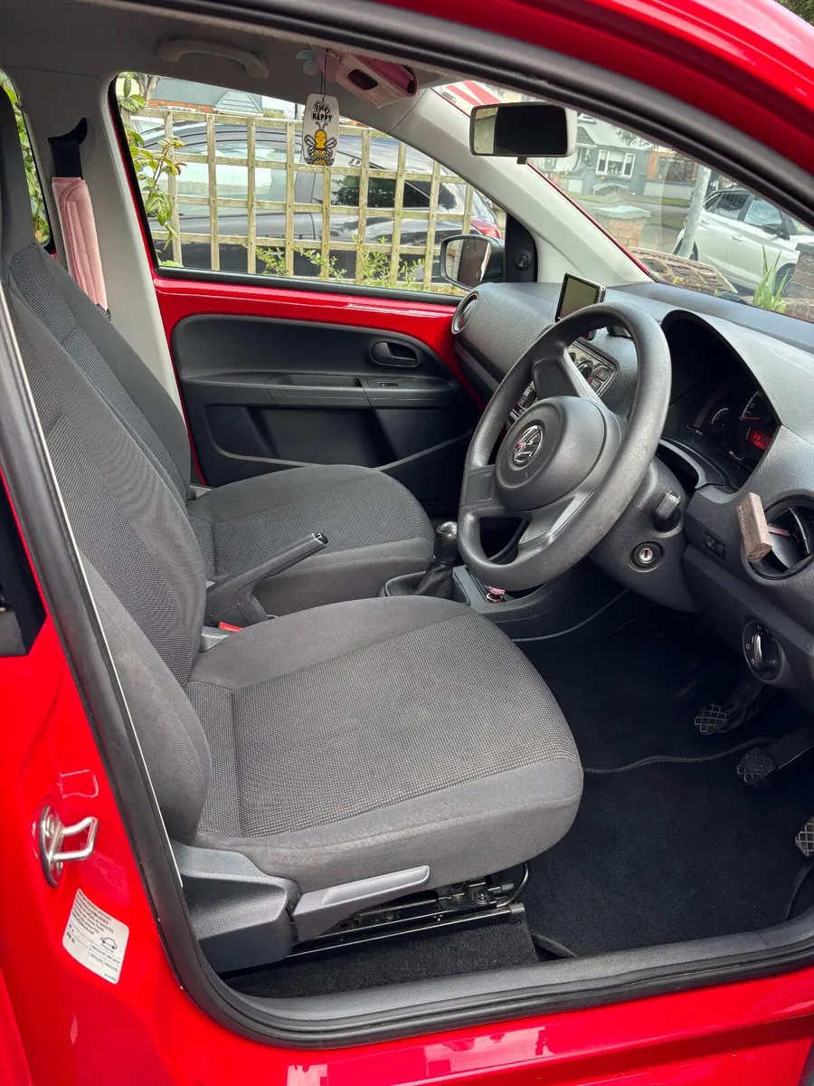 Volkswagen up! 2015 - Image 2