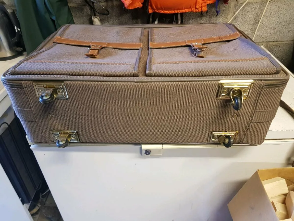 Vintage suitcase - Image 4
