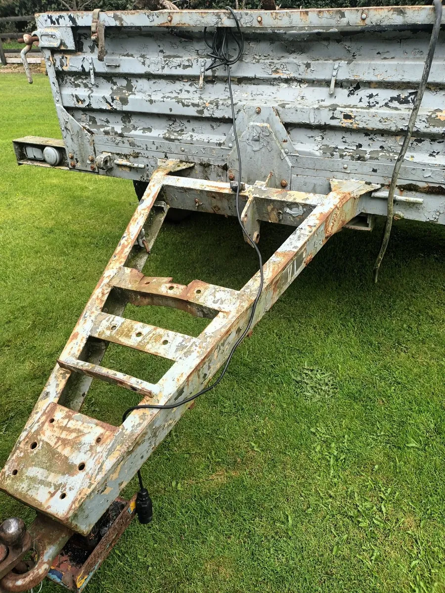 Trailer - Image 4