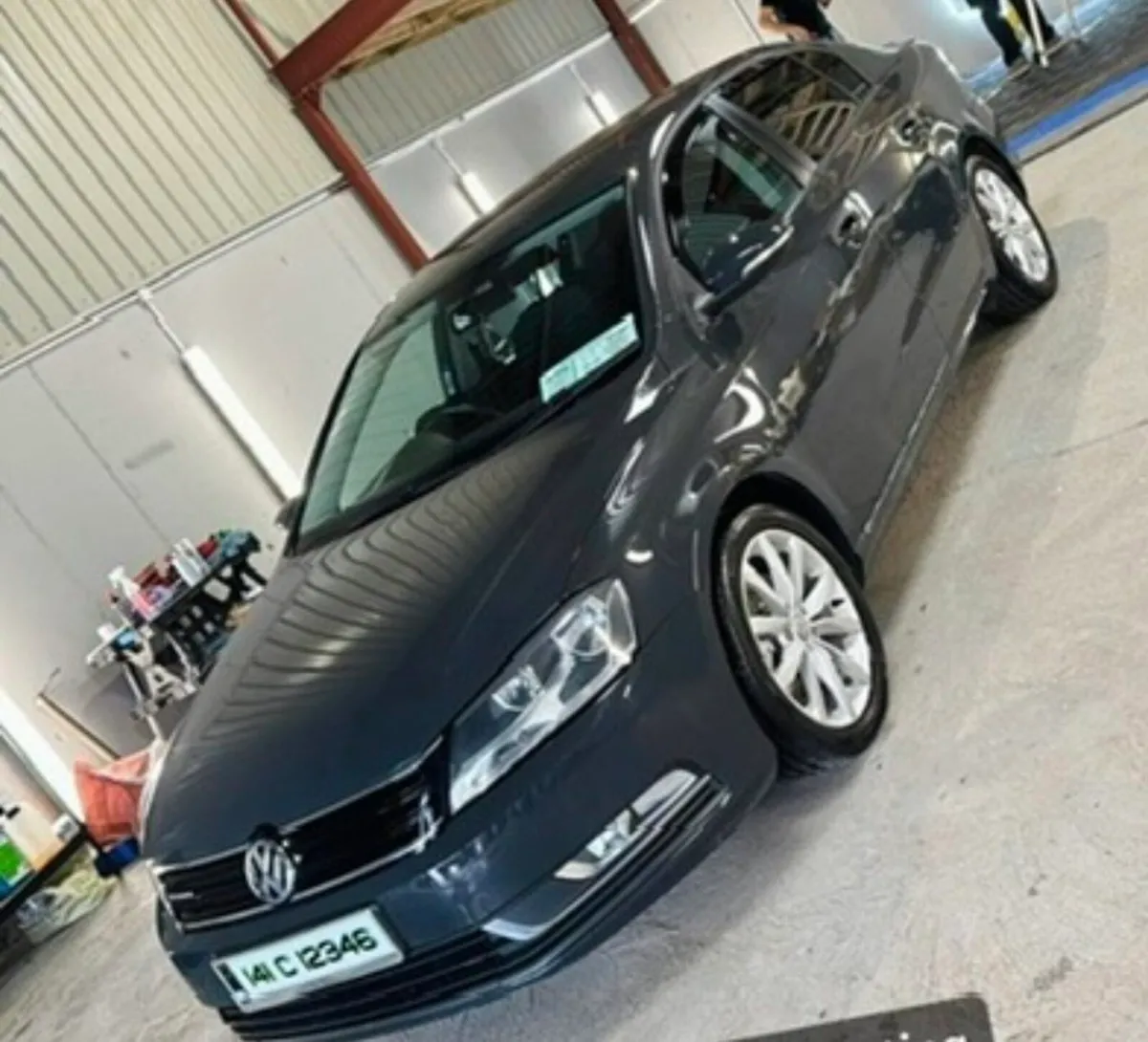 Volkswagen Passat - Image 1