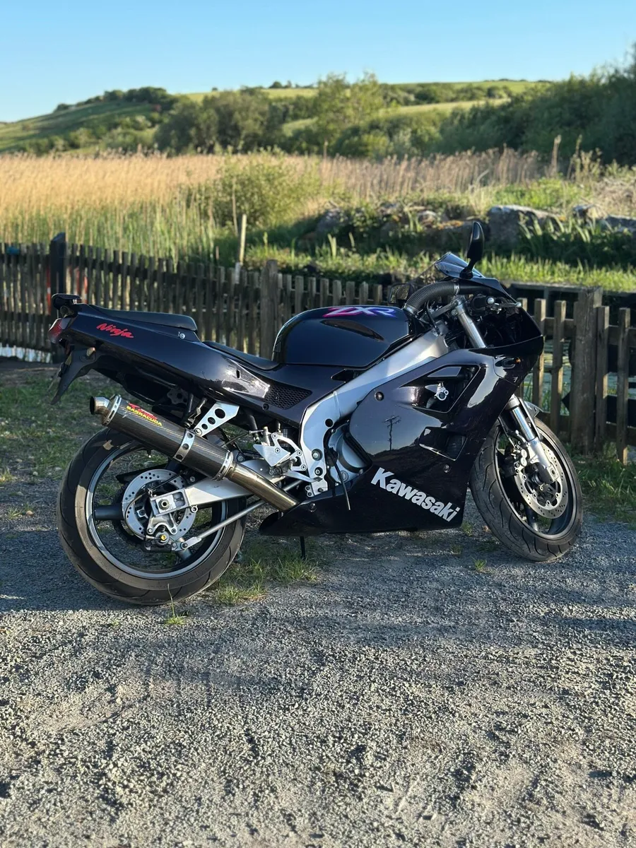 Kawasaki ZXR400 1999 - Image 1