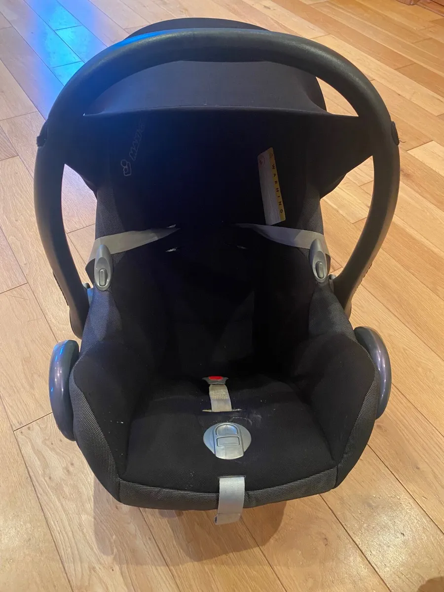 Car seat - Image 1
