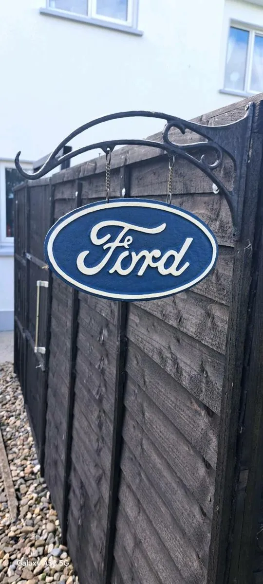 Ford hanging cast iron sign - Image 1