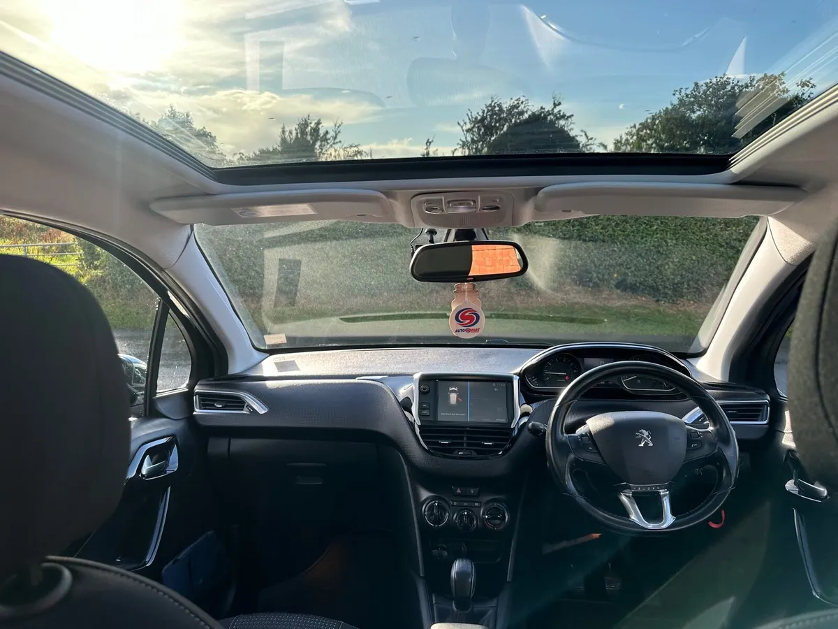 Peugeot 208 2018 - Image 2
