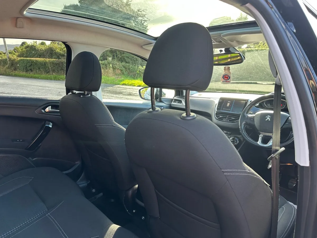 Peugeot 208 2018 - Image 3