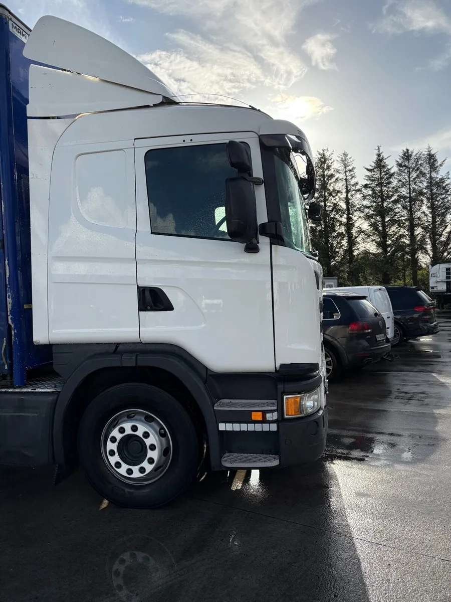 Scania G410 2016 Rigid 4x2 Curtainsider - Image 4