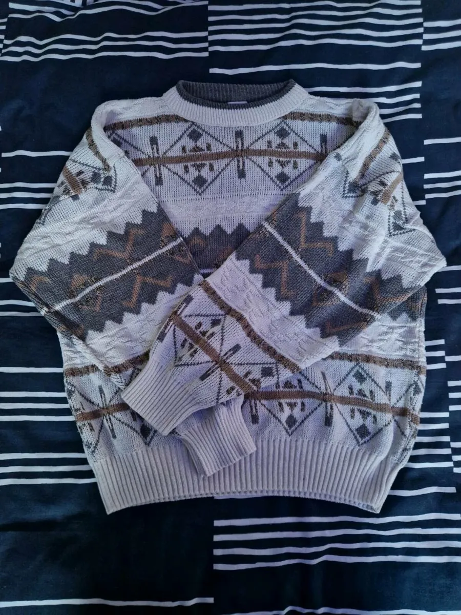 Cream and brown sweater - Image 1