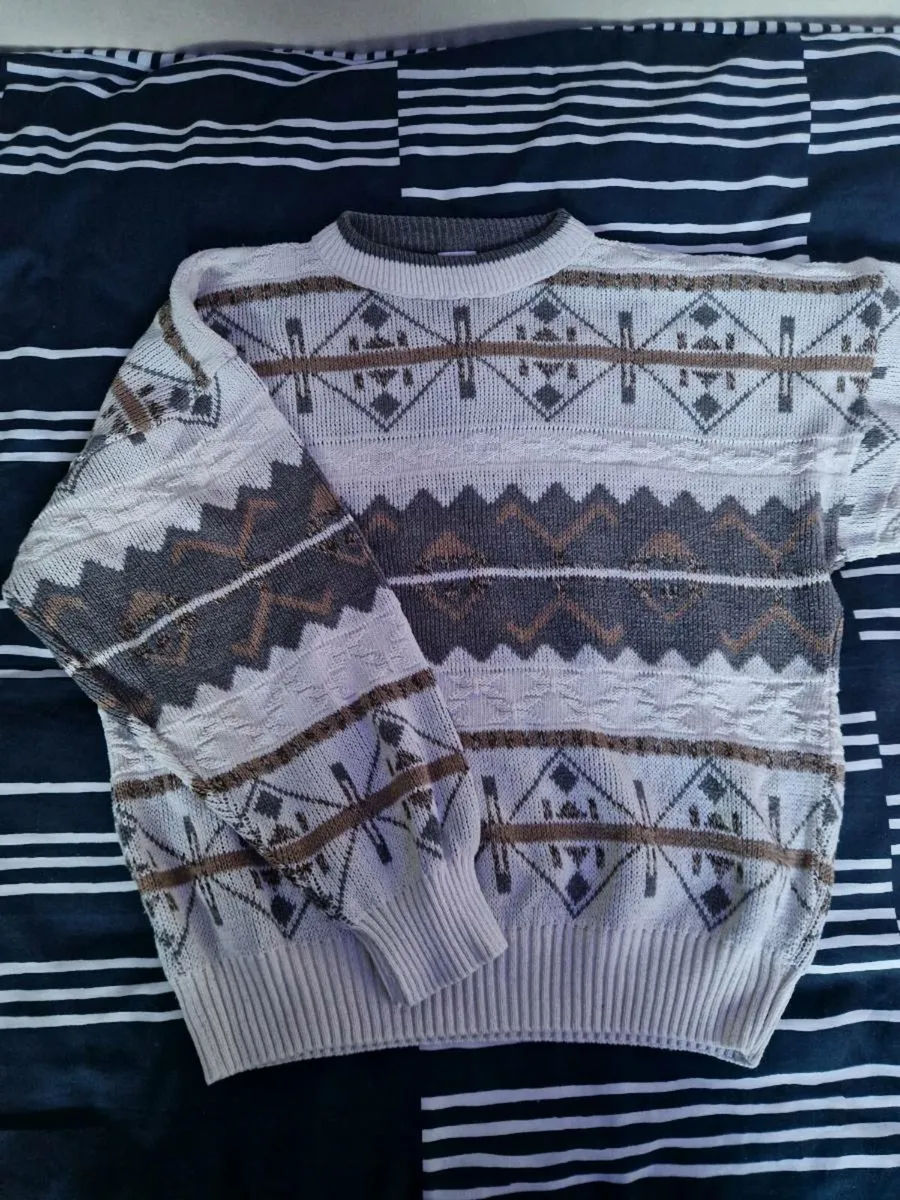 Cream and brown sweater - Image 2