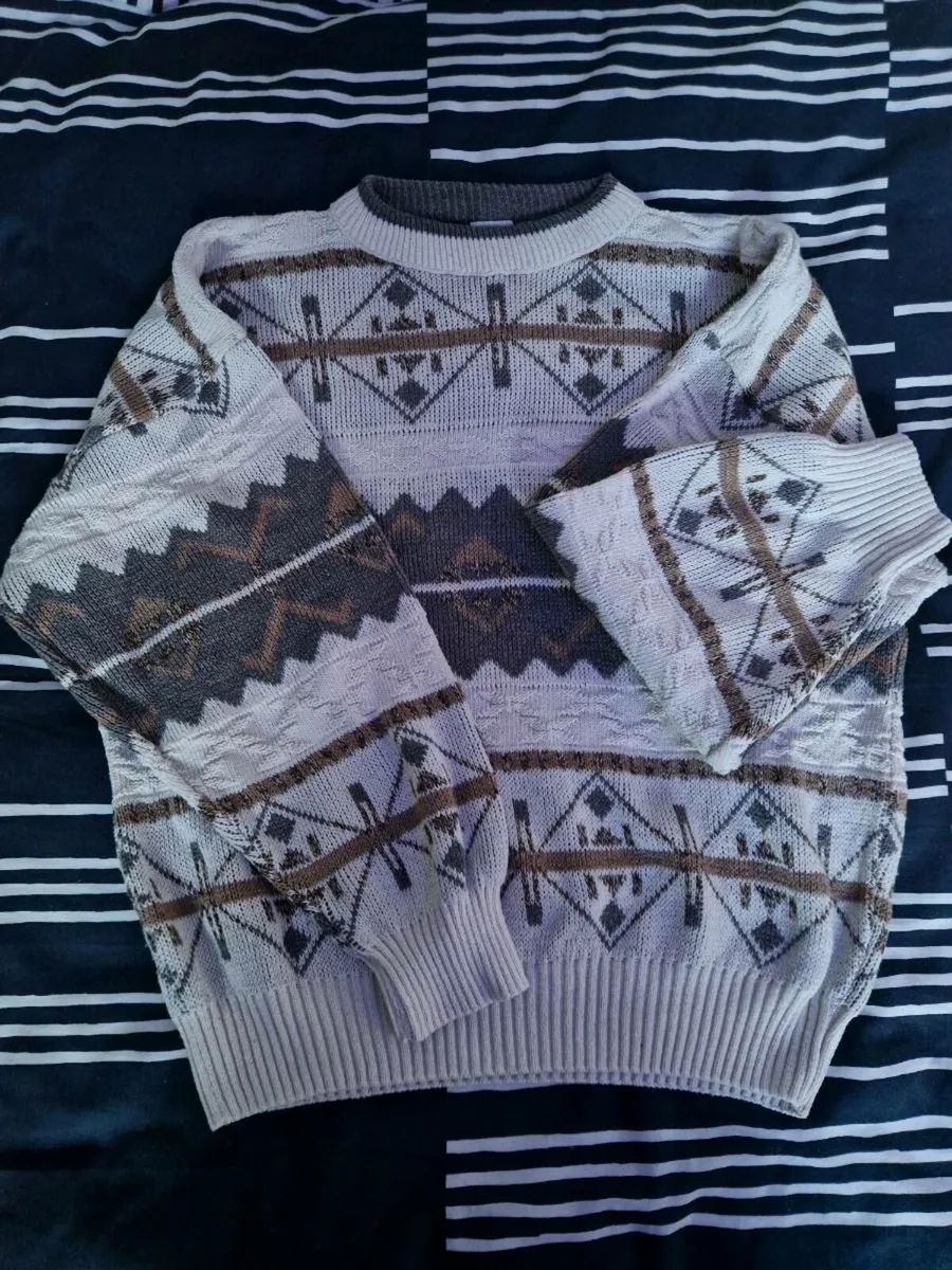 Cream and brown sweater - Image 3