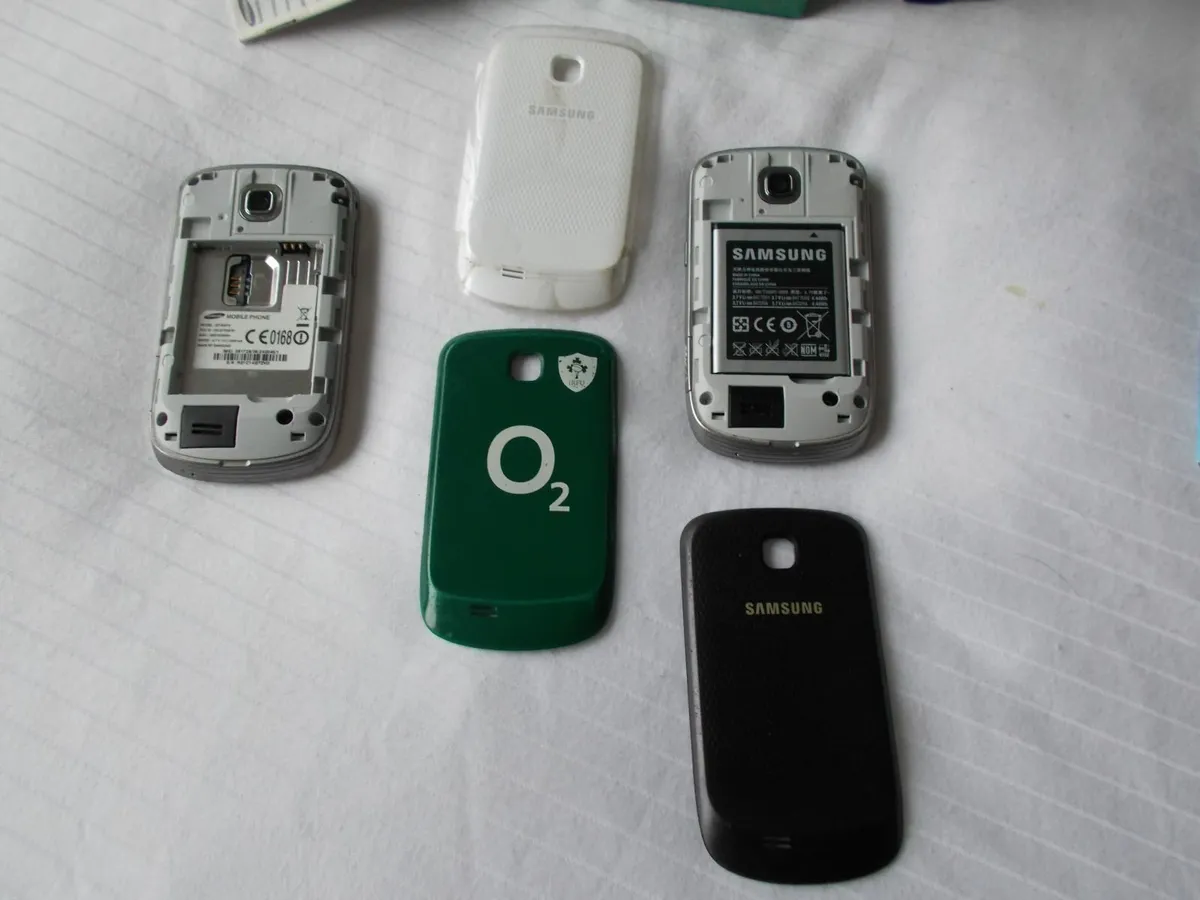 Two Samsung Galaxy Mini Phones - Image 2