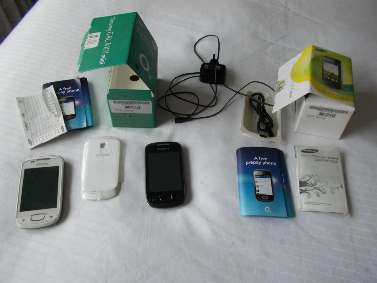 Two Samsung Galaxy Mini Phones - Image 1
