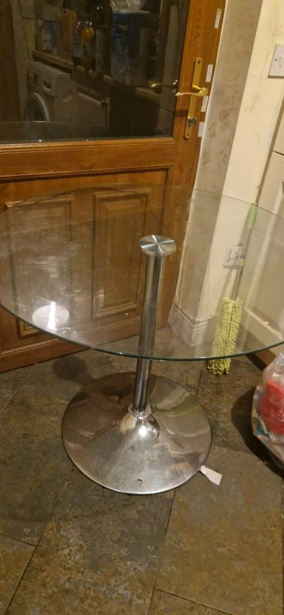 Glass table - Image 2