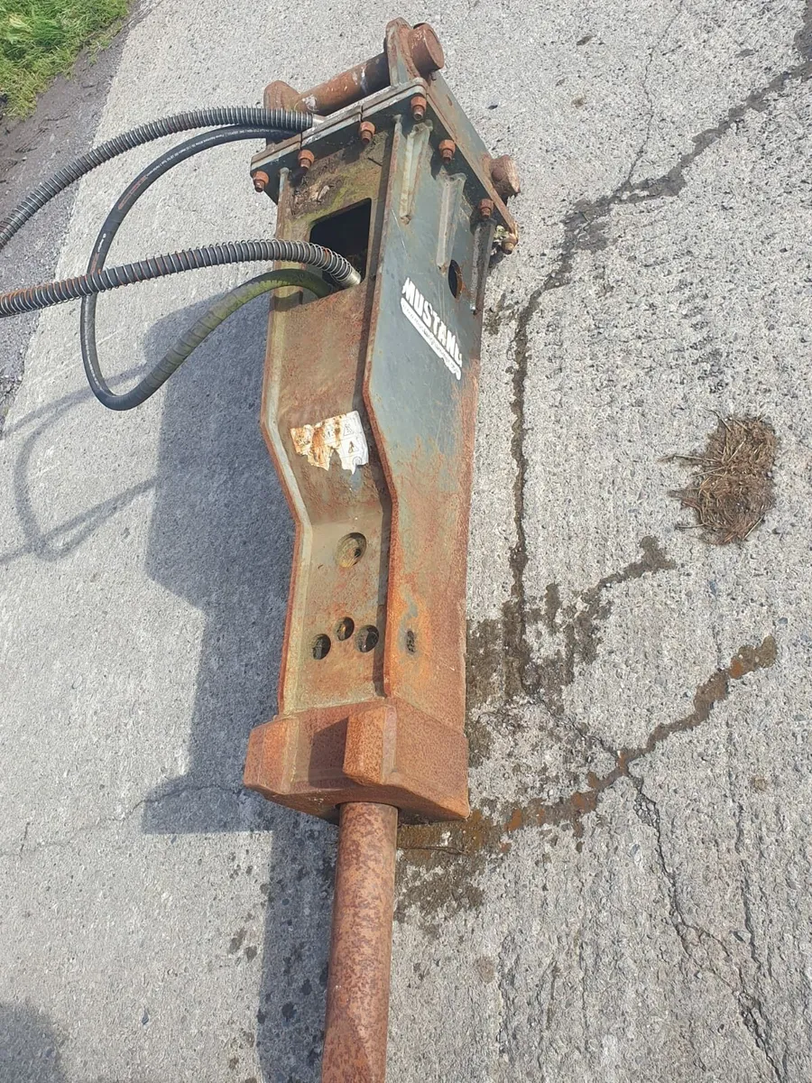 Rock breaker mustang 65mm pin for 13 tonne digger - Image 1