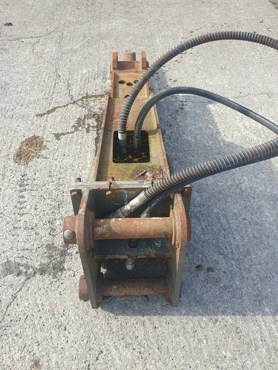 Rock breaker mustang 65mm pin for 13 tonne digger - Image 4