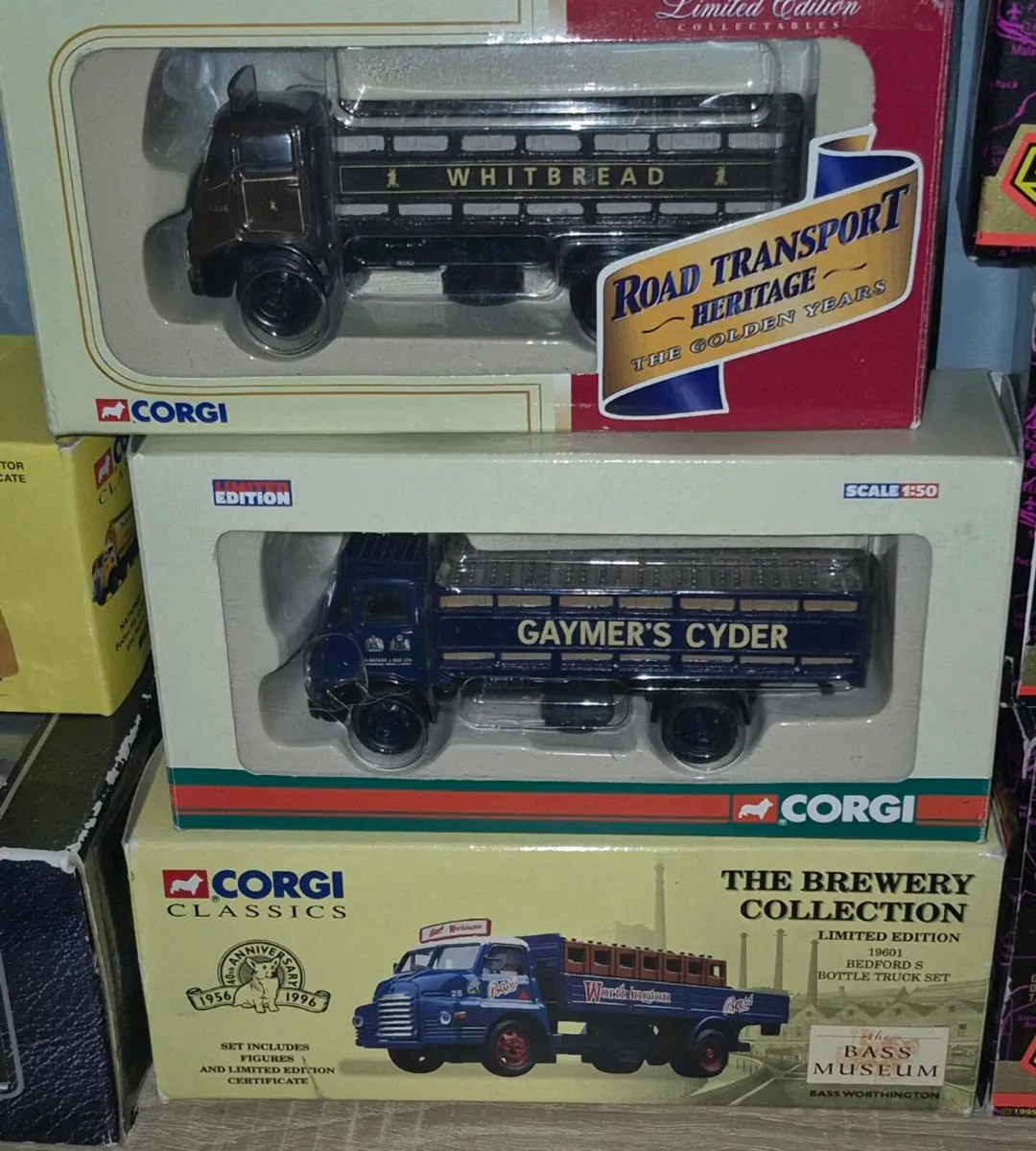 Corgi joblot - Image 4
