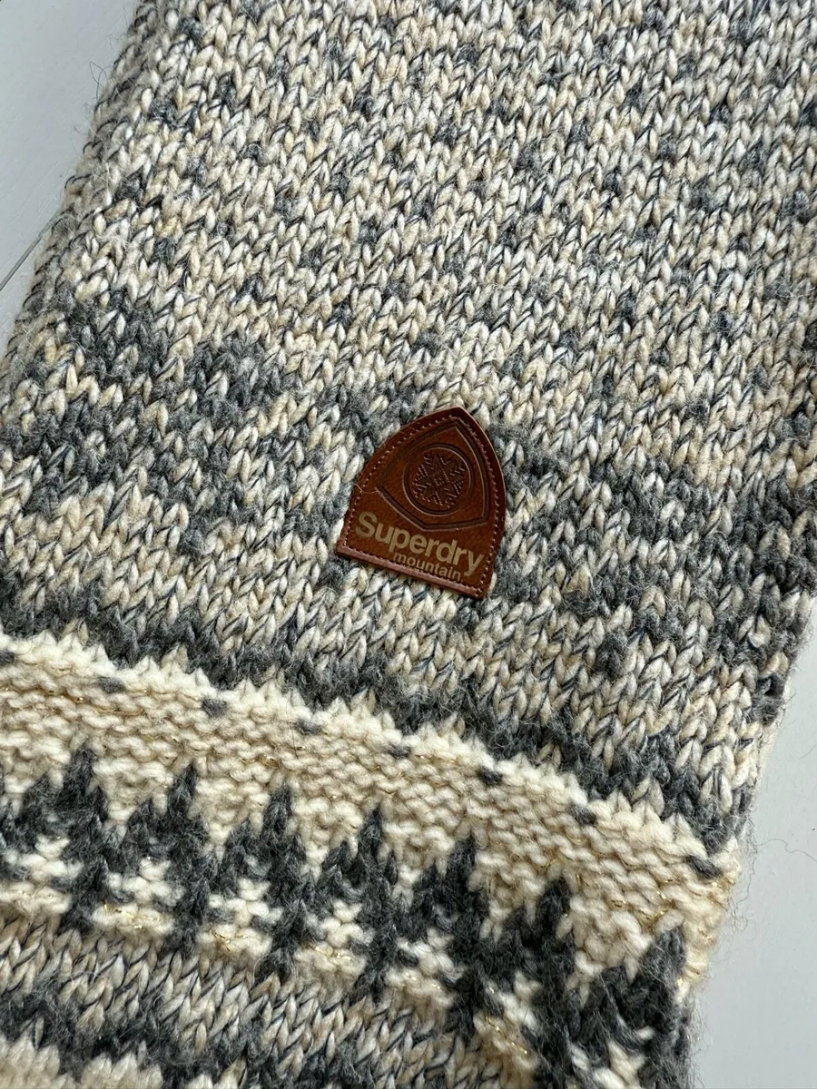 Superdry scarf, new, no tags - Image 2