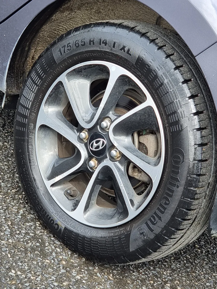 €10900 Hyundai i10 2017 automatic €10900 - Image 3