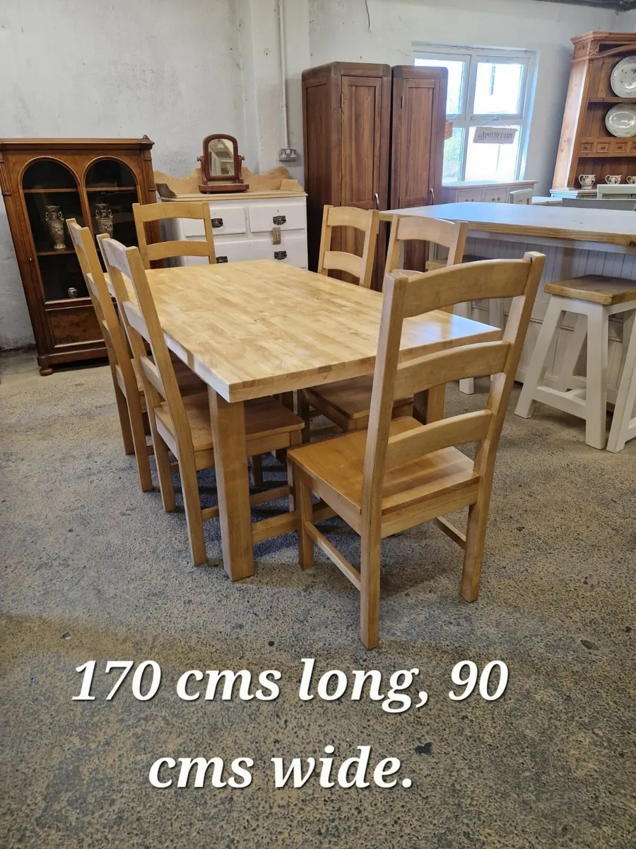 Light oak table, 6 chairs - Image 2
