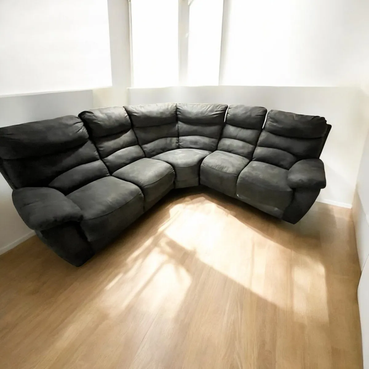 Large grey corner recliner sofa couch furniture - Image 3