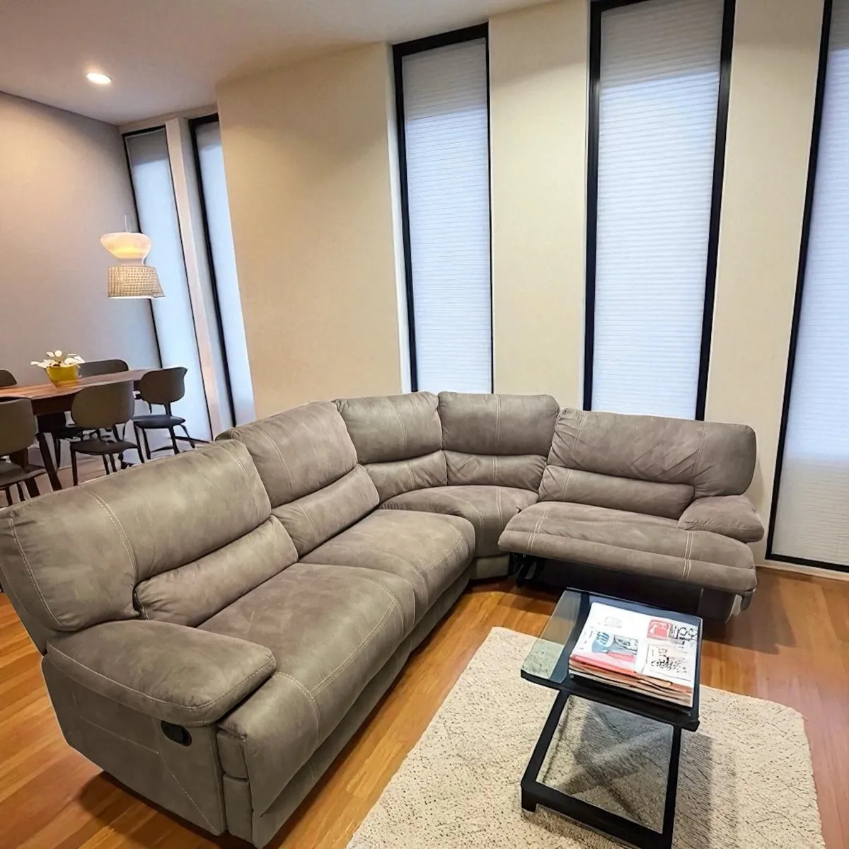 Large beige corner recliner sofa couch - Image 4