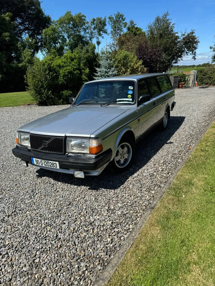 Volvo 240 GLT Estate - Image 1