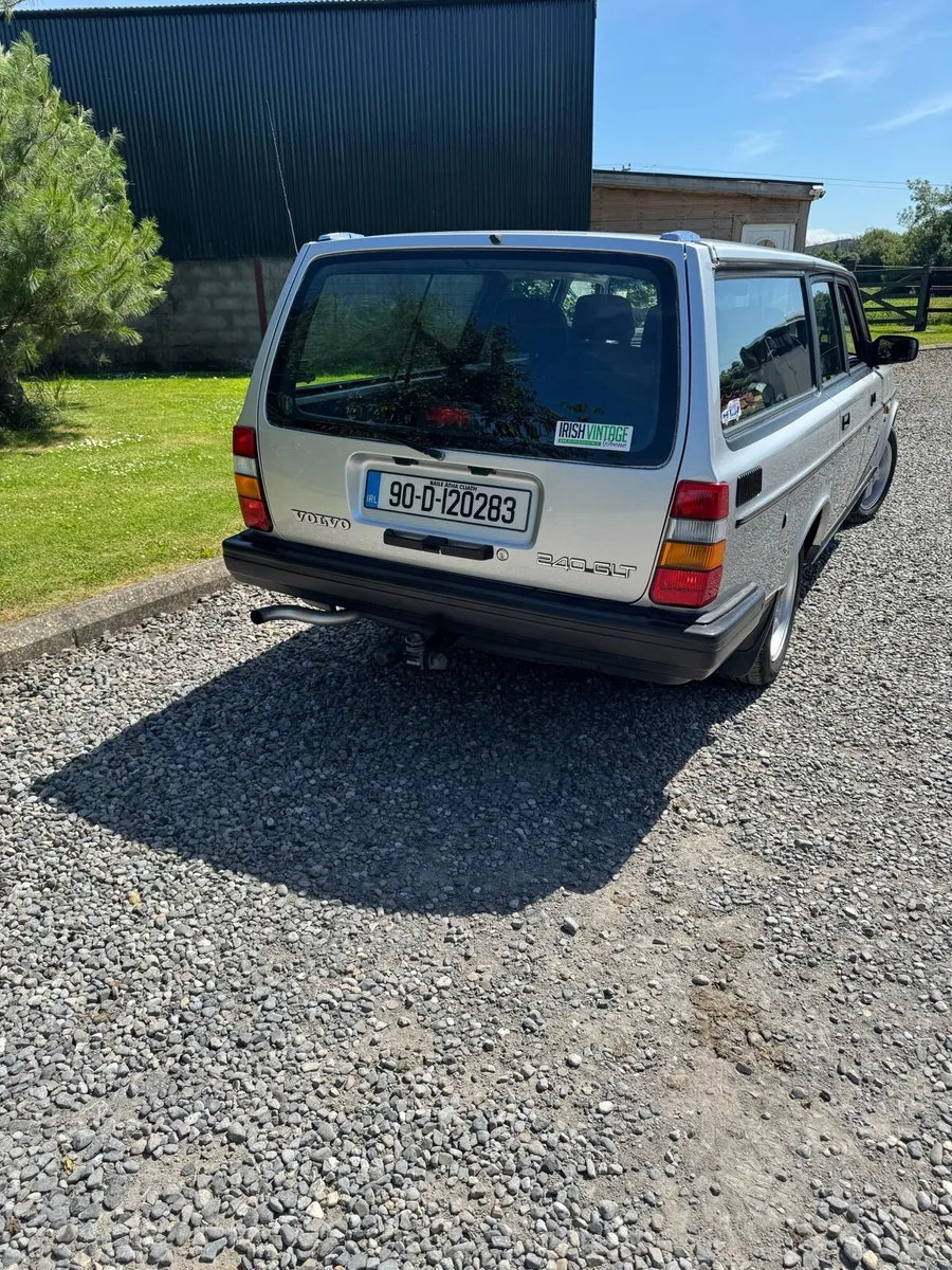 Volvo 240 GLT Estate - Image 2