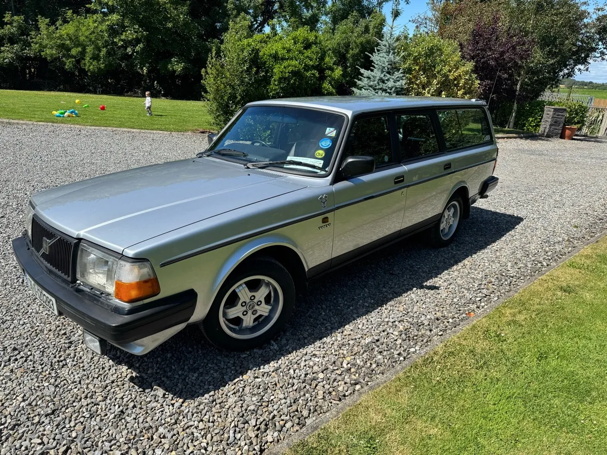 Volvo 240 GLT Estate - Image 4