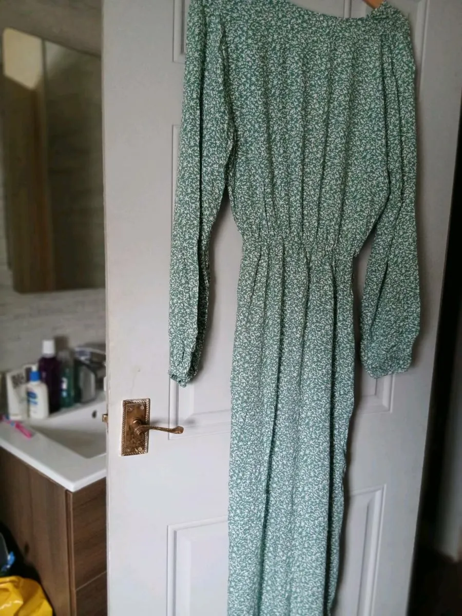 Ladies dress - Image 3