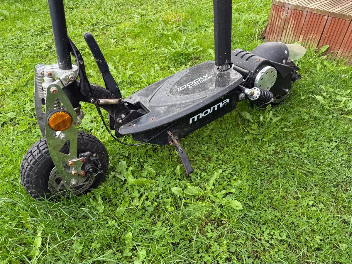Electric Scooter + Charger - Image 3