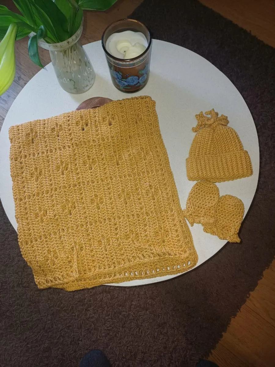 Hand-Knitted Baby Blanket & Accessories Set - Image 2