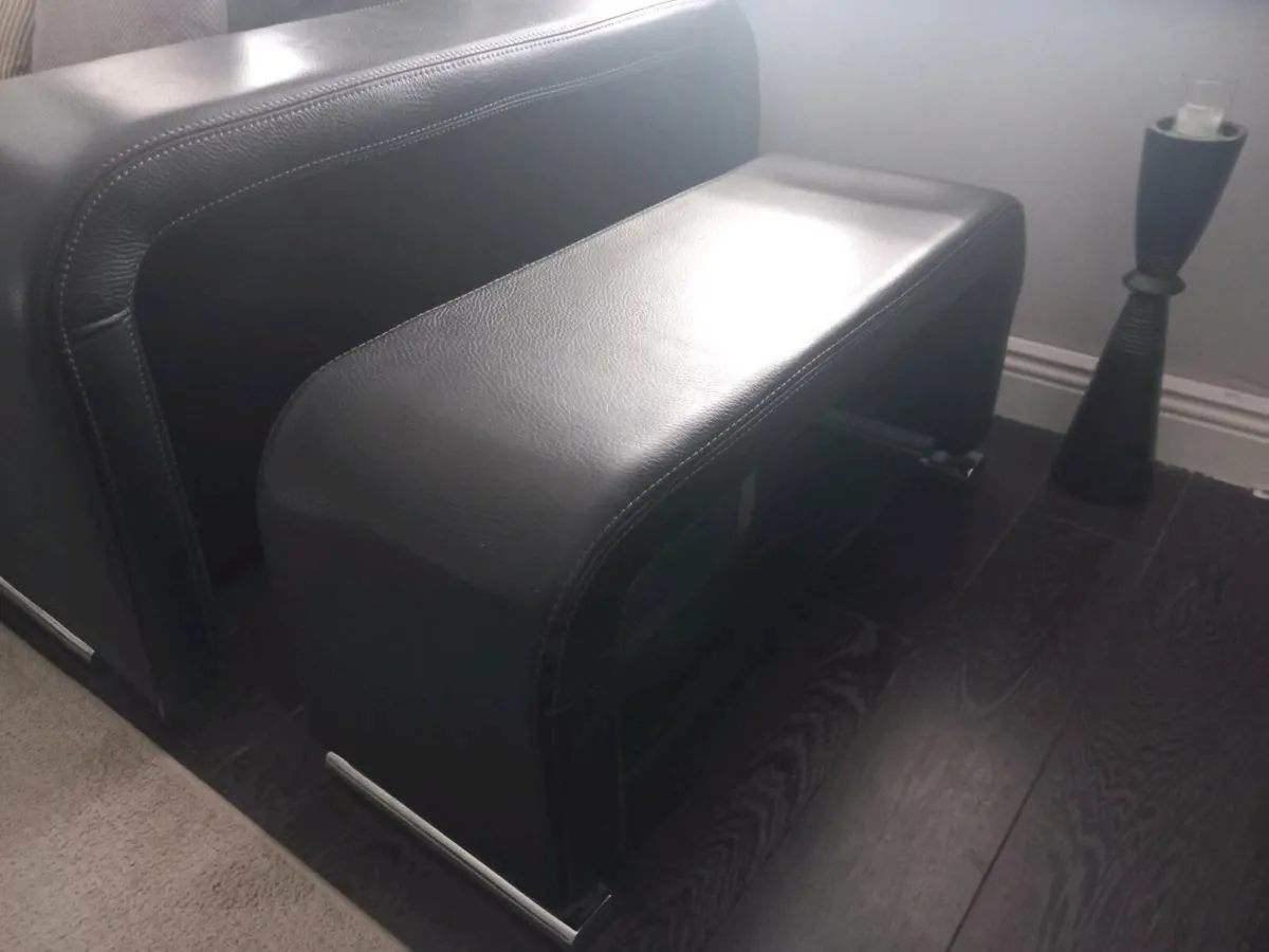 Large black L shape leather sofa - Image 2