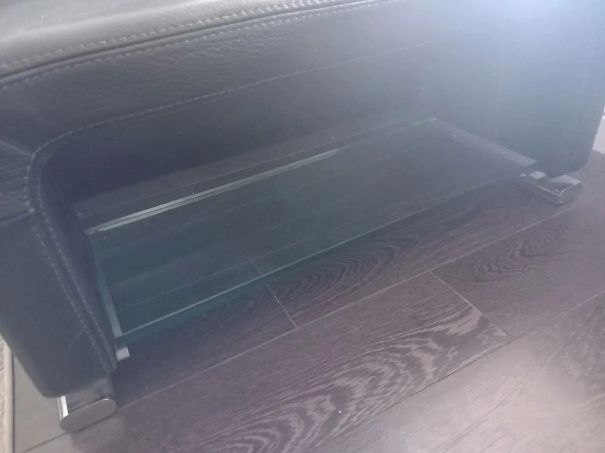 Large black L shape leather sofa - Image 3