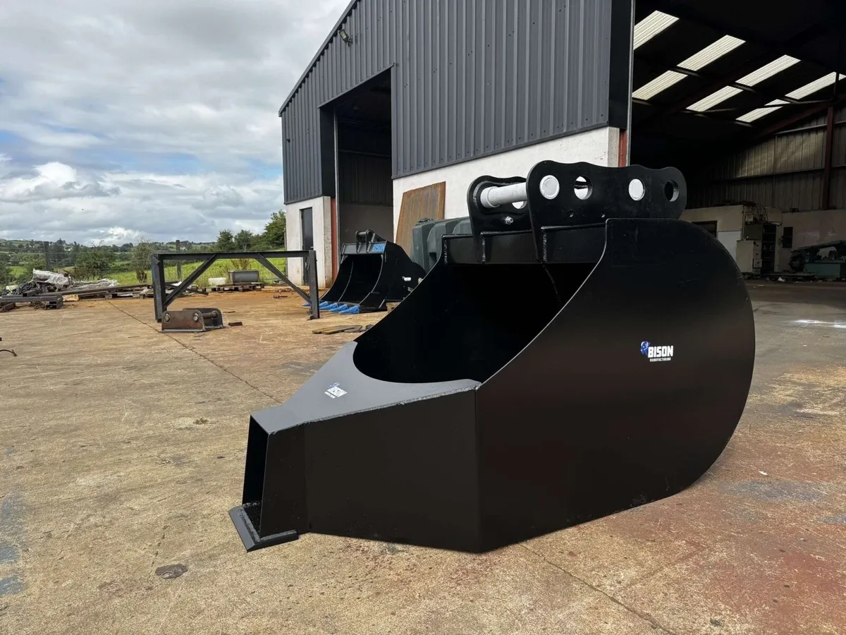 FULL RANGE DIGGER BUCKETS AND ATTACHMENTS - Image 3