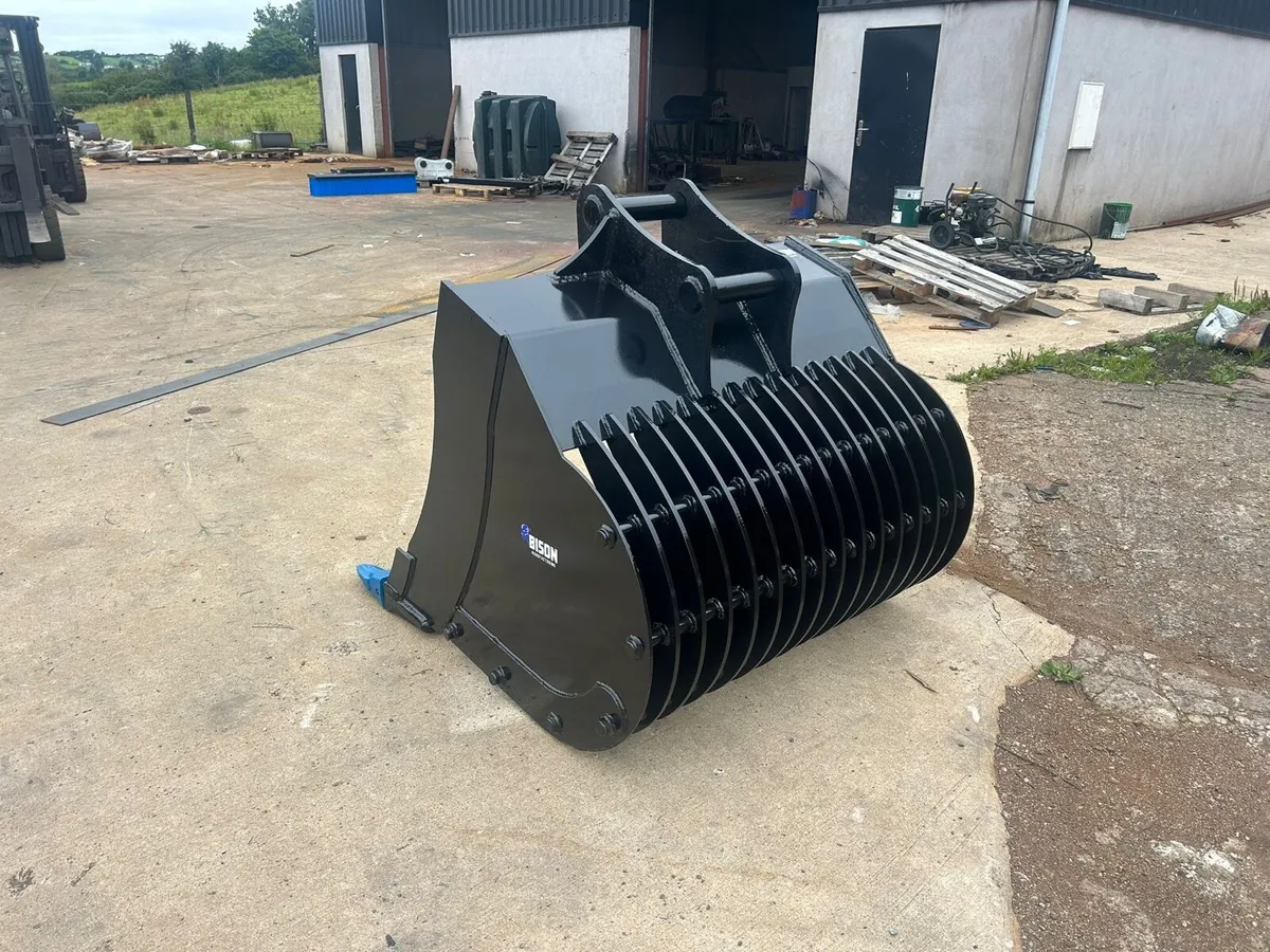 FULL RANGE DIGGER BUCKETS AND ATTACHMENTS - Image 4