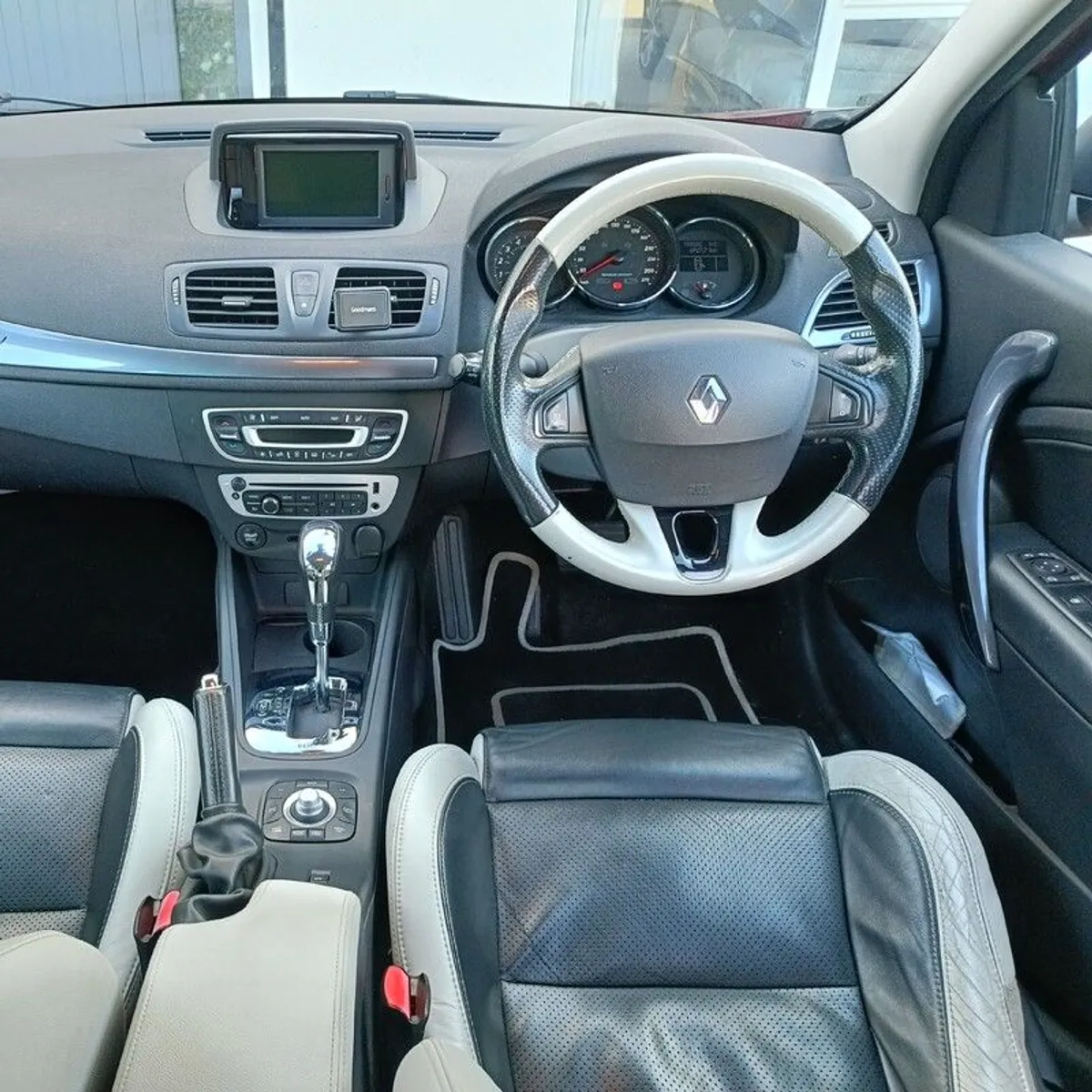 14 Renault Megane GT Line - NCT & Tax - Image 3