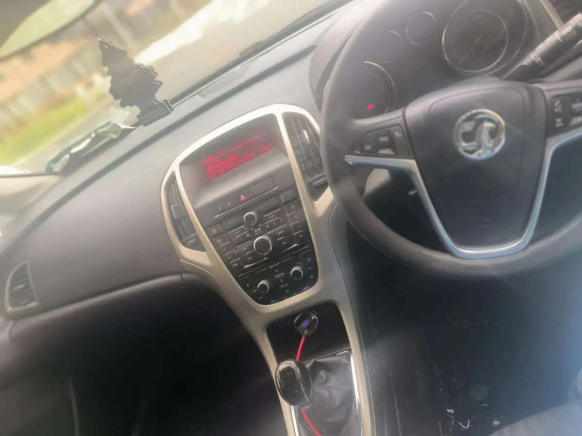 Vauxhall Astra 2010 €1700 ono - Image 2